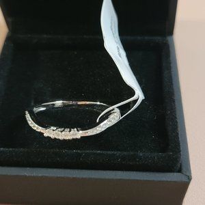 Joancee Sterling Silver and White Topaz ring